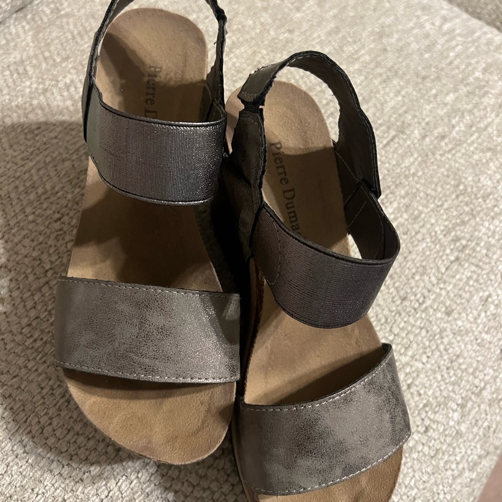 Elegant Gray Women's Sandals - Picture 2 of 3